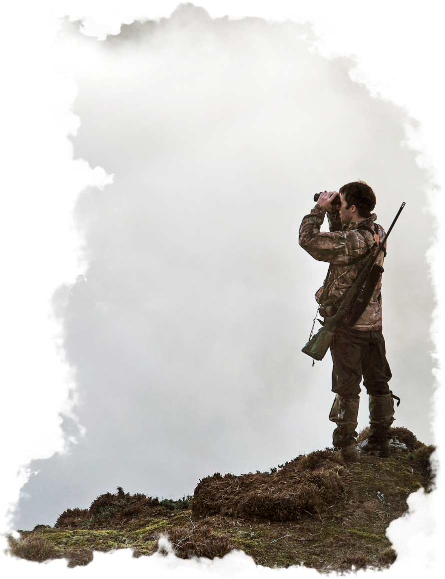 Chasseur aux jumelles